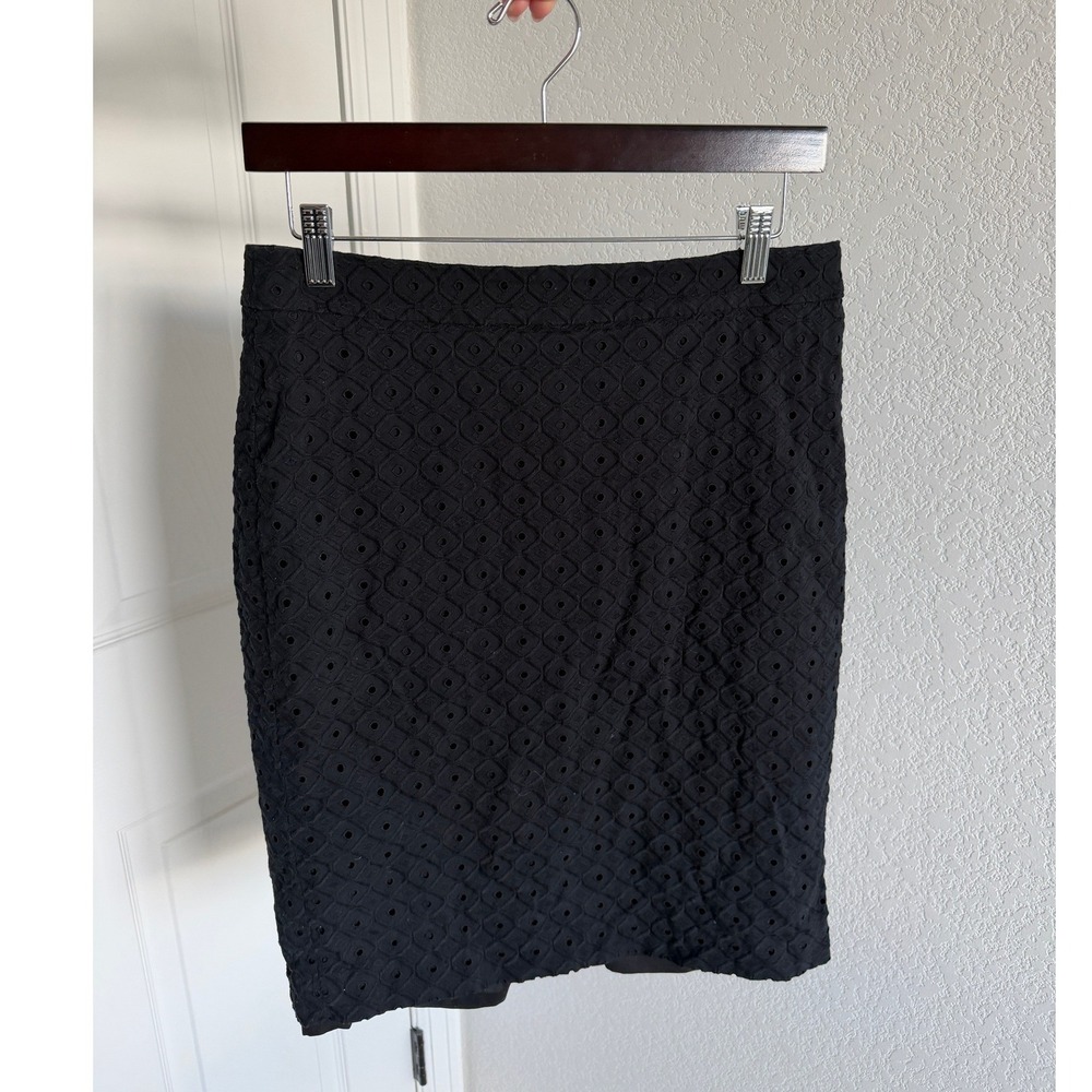 LOFT Classic Preppy Pencil Skirt Size 6 Black Eyelet Embroidery 100% Cotton